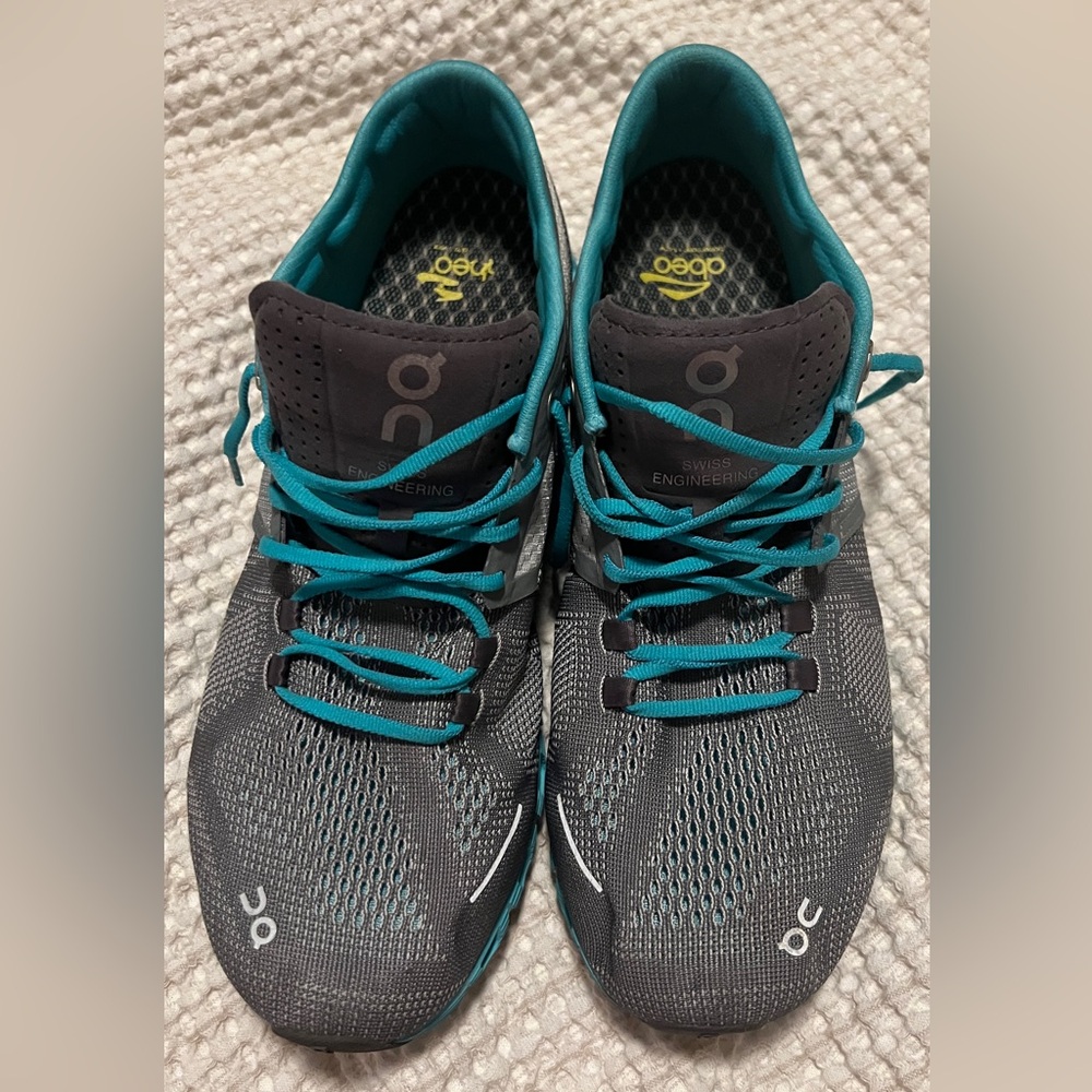 On cloud And Abeo Women Shoes Grey See Color, Size 10.5